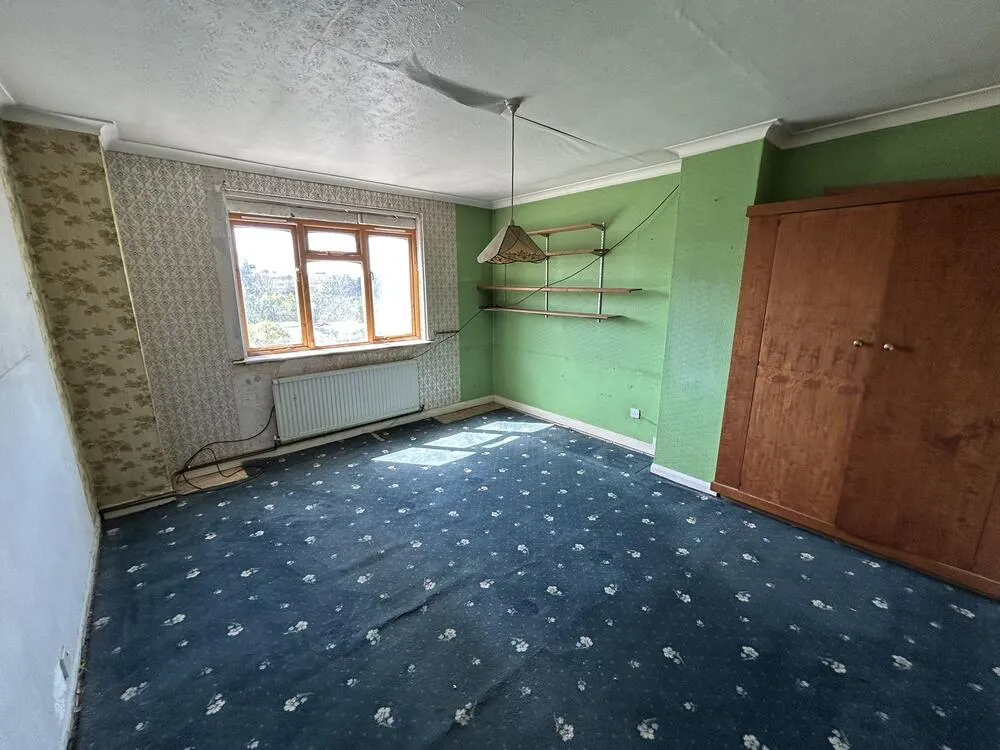 99, Stanley Road North, Rainham, Essex RM13 8BA