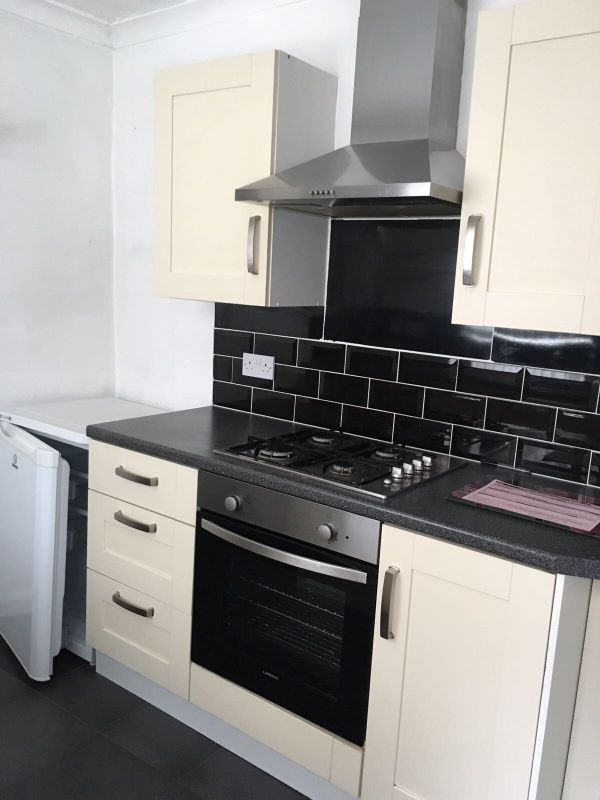 27 Baker Road, Giltbrook, Nottinghamshire, NG16 2GA
