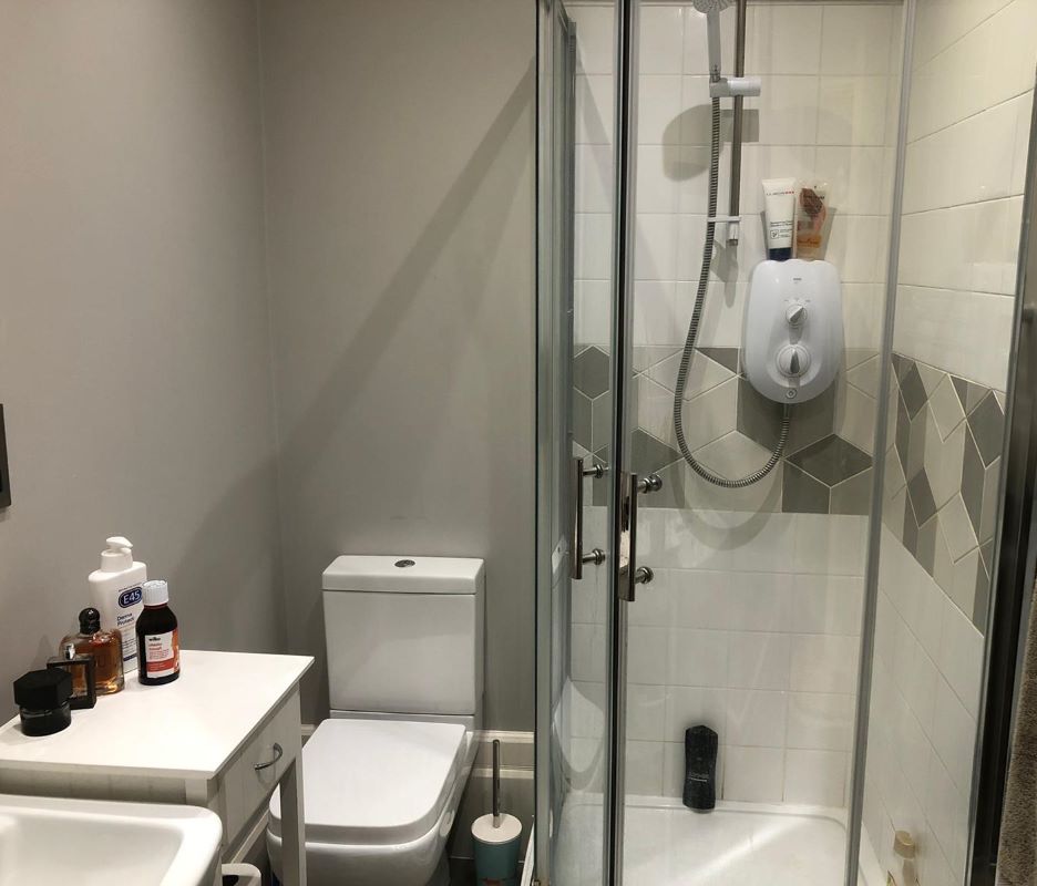 Flat 2A, 1 Market Place, Newark, Nottinghamshire, NG24 1DY