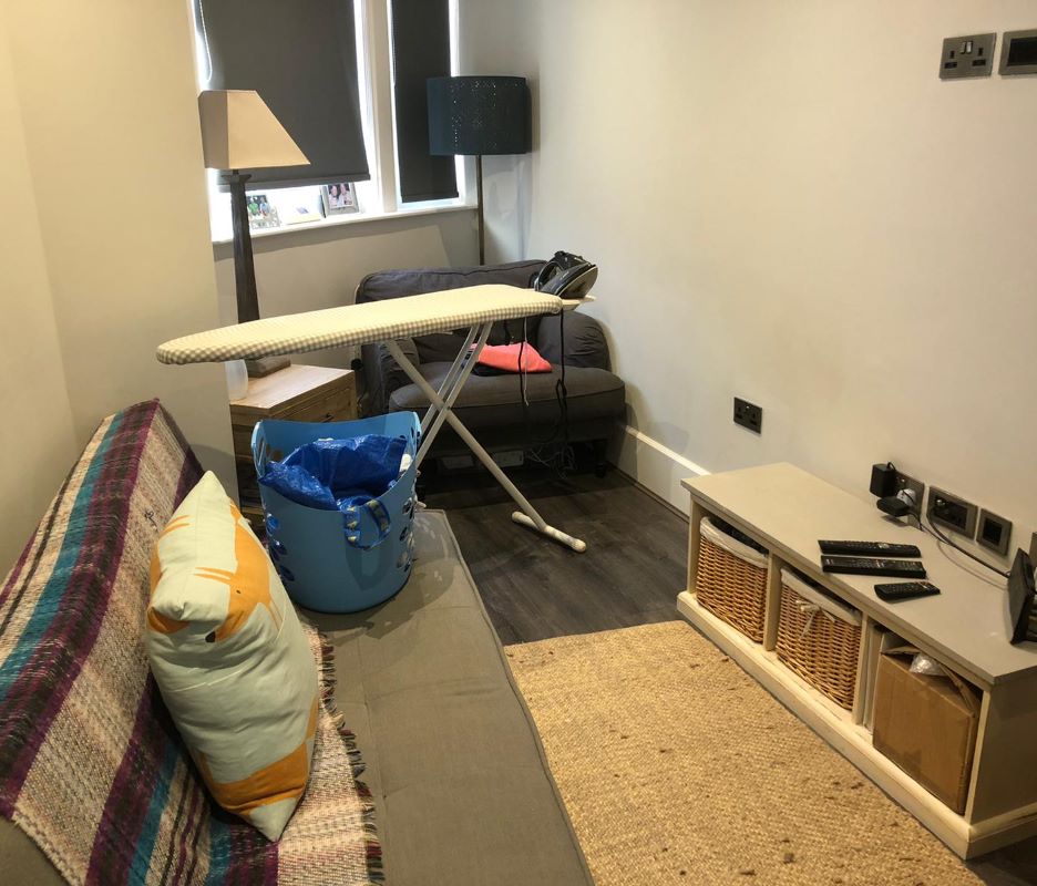 Flat 2A, 1 Market Place, Newark, Nottinghamshire, NG24 1DY