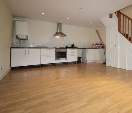 18A Lewis Gardens, Finchley, London, N2 9AN