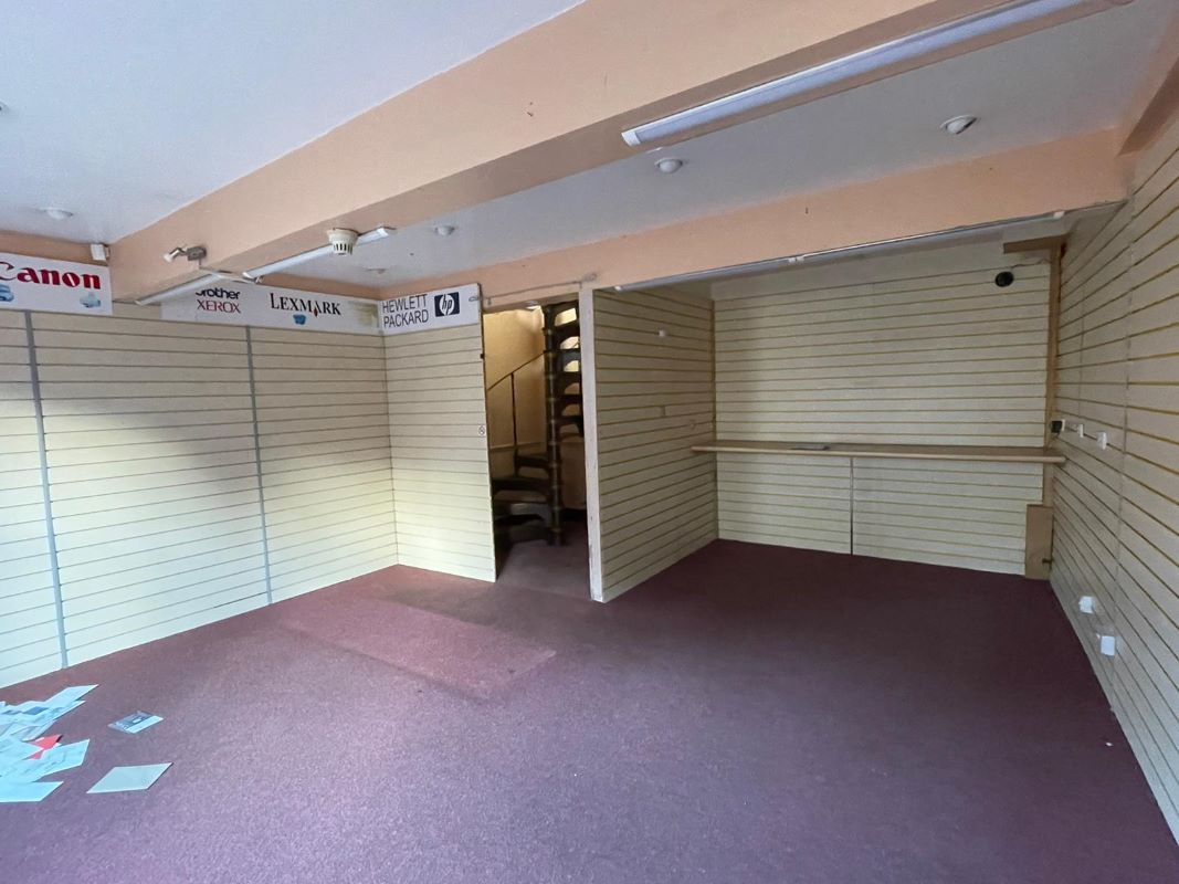 Unit 2, White Hart Yard, Newark, Nottinghamshire, NG24 1DX