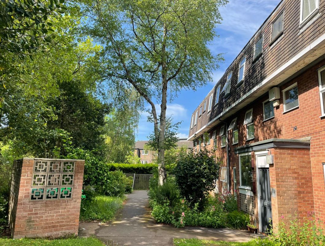 Flat 18 Ravensdene Court, Lucknow Road, Nottingham, NG3 5EE