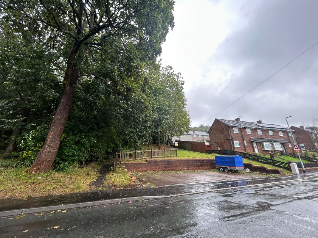 1.23 acres of Land off Mixenden Road, Halifax, HX2 8UB