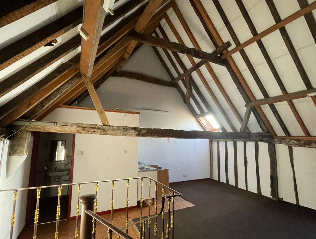Unit 2, White Hart Yard, Newark, Nottinghamshire, NG24 1DX