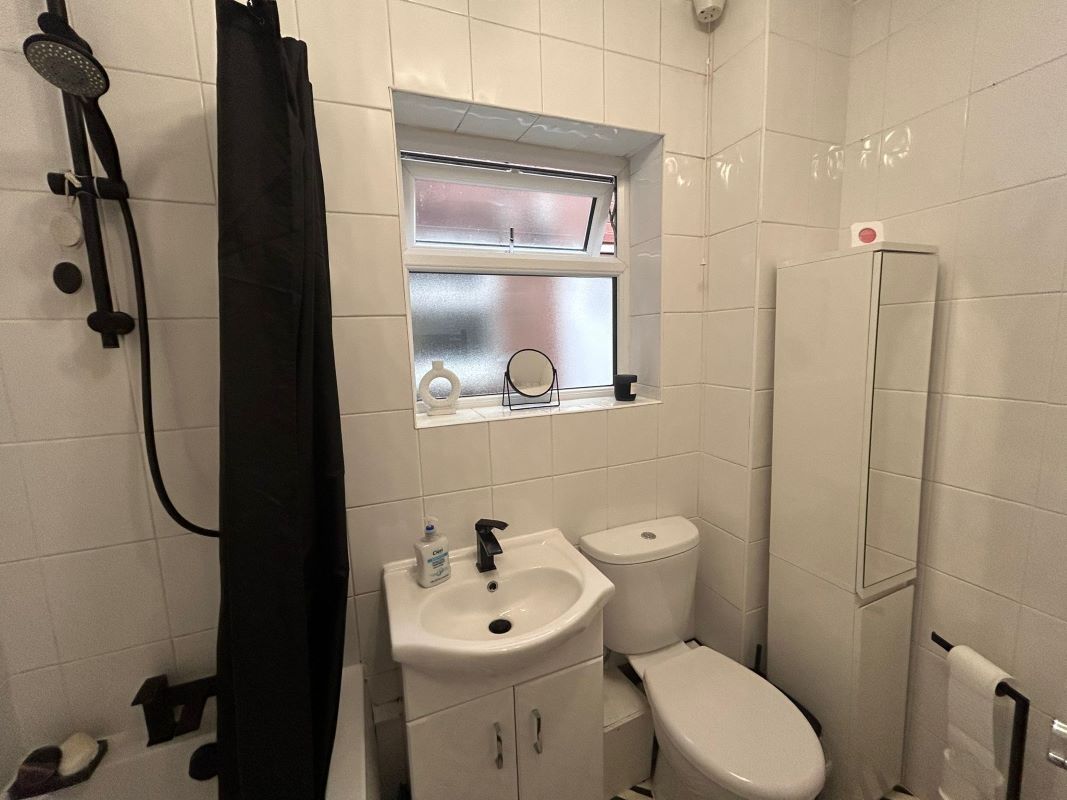 30 Belvoir Lodge, Carlton, Nottingham, NG4 1DU