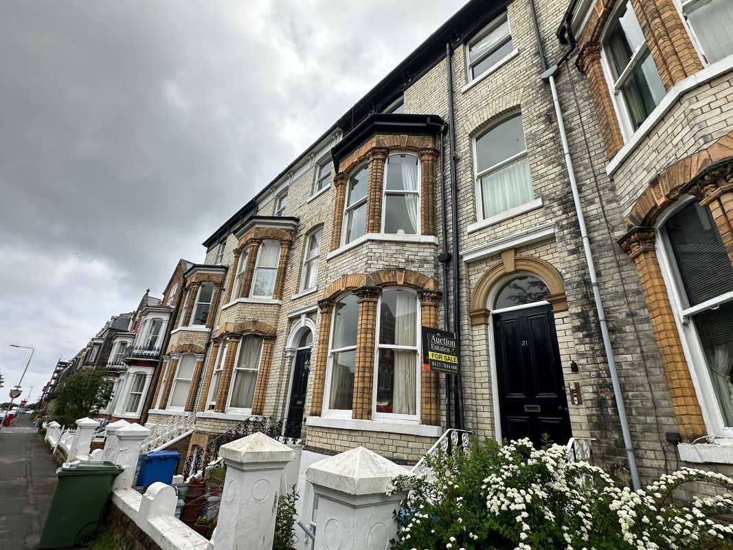 Top Floor Flat, 21 Esplanade Gardens, Scarborough, North Yorkshire, YO11 2AP