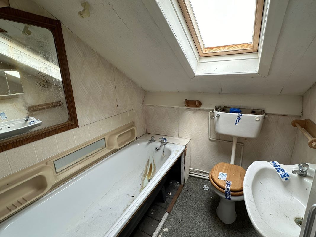 Top Floor Flat, 21 Esplanade Gardens, Scarborough, North Yorkshire, YO11 2AP