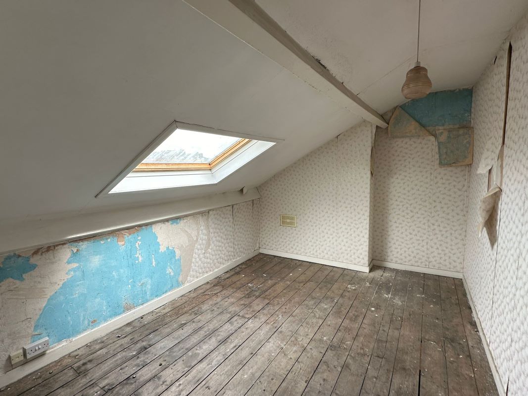 Top Floor Flat, 21 Esplanade Gardens, Scarborough, North Yorkshire, YO11 2AP
