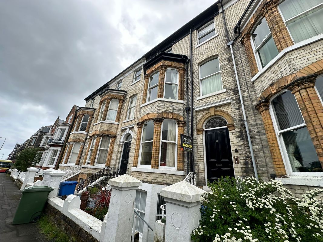 Top Floor Flat, 21 Esplanade Gardens, Scarborough, North Yorkshire, YO11 2AP