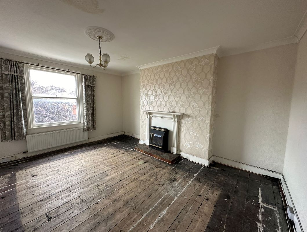 Top Floor Flat, 21 Esplanade Gardens, Scarborough, North Yorkshire, YO11 2AP