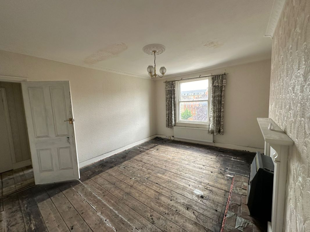 Top Floor Flat, 21 Esplanade Gardens, Scarborough, North Yorkshire, YO11 2AP