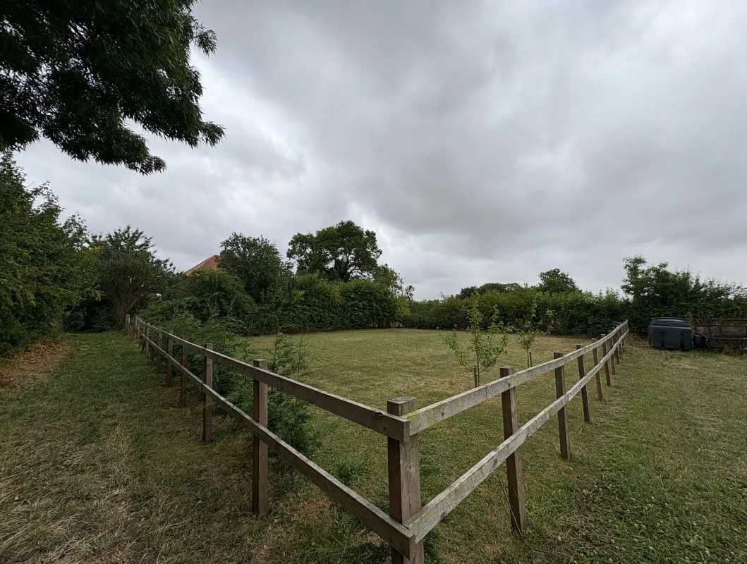 Paddock land off Main Street, Weston, Newark, Nottinghamshire, NG23 6ST