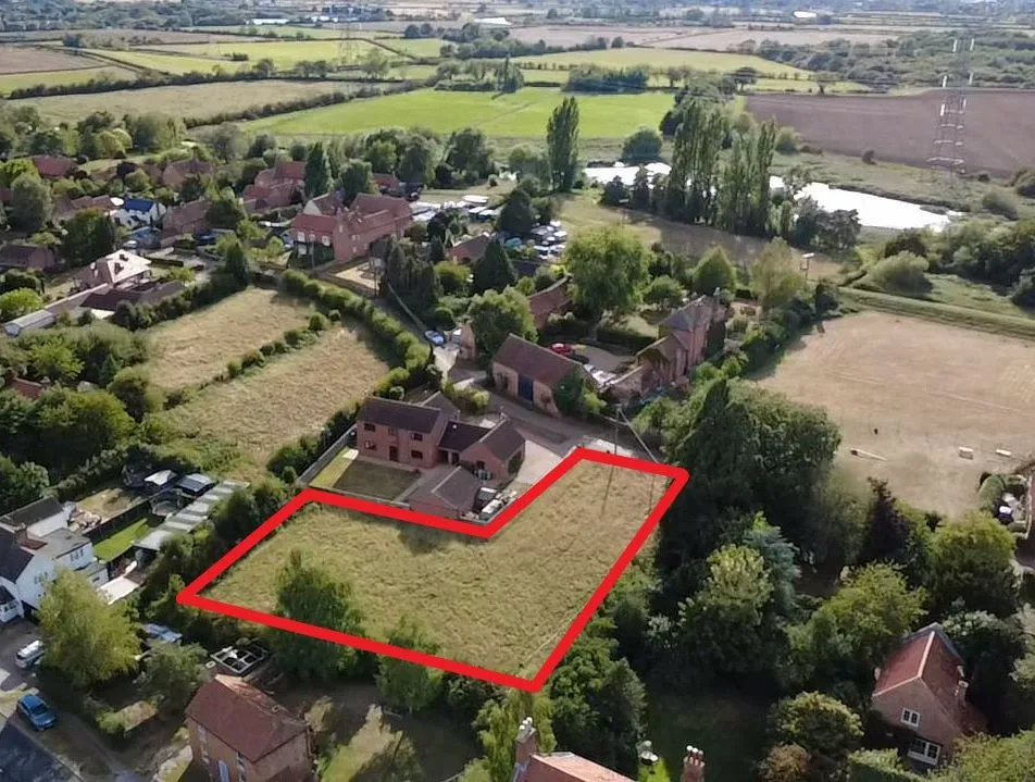 0.55 acre paddock, low road, Besthorpe, Newark, Nottinghamshire, NG23 7HJ