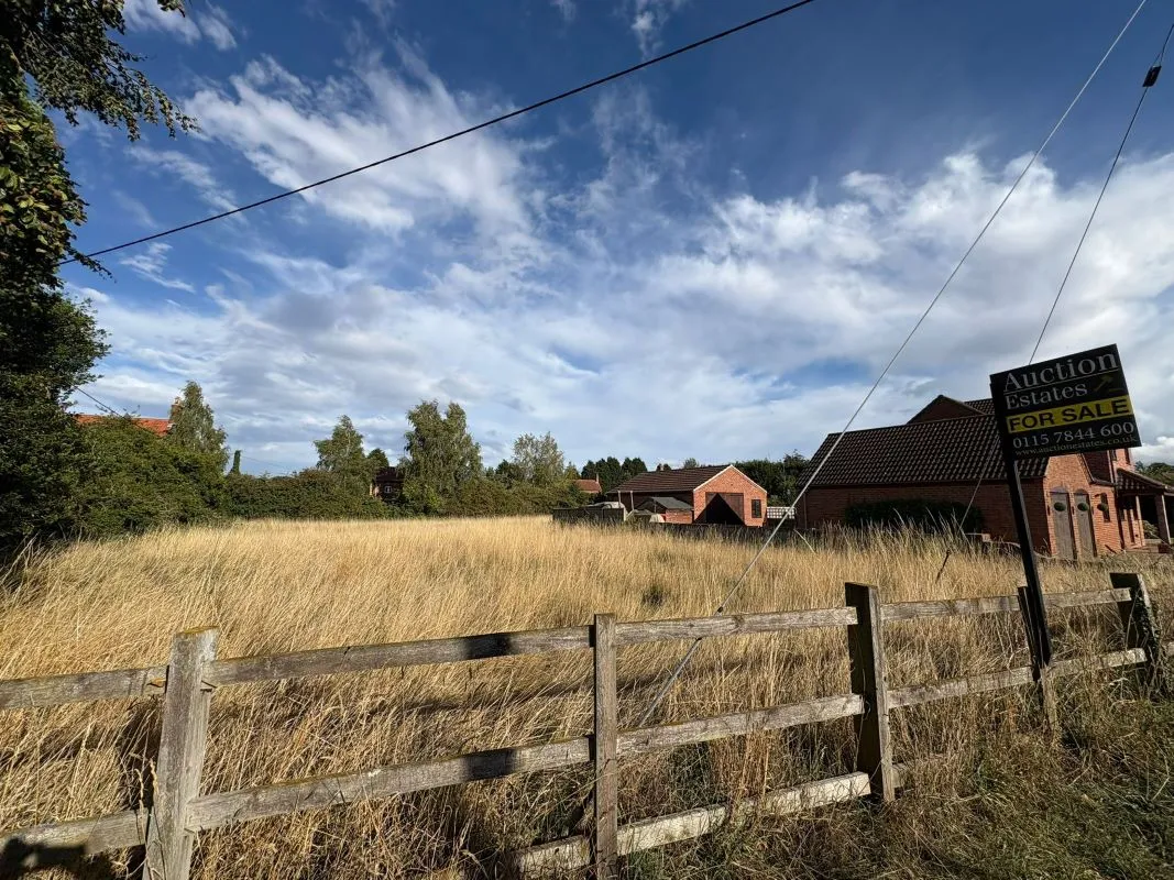 0.55 acre paddock, low road, Besthorpe, Newark, Nottinghamshire, NG23 7HJ