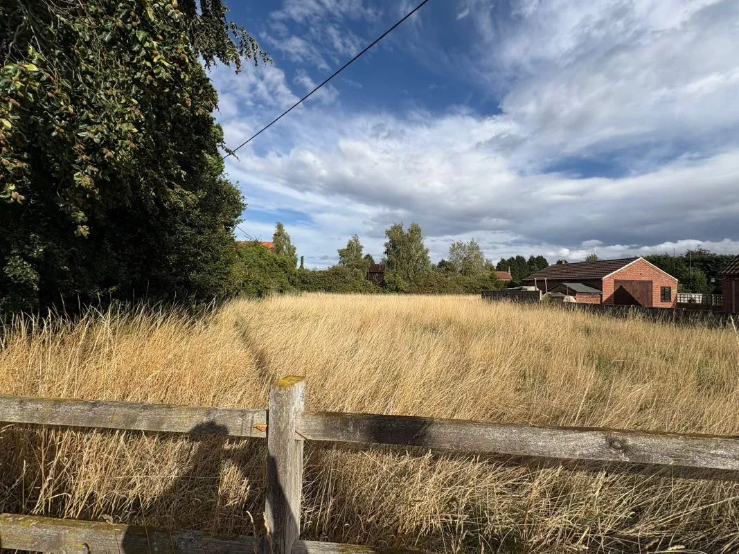 0.55 acre paddock, low road, Besthorpe, Newark, Nottinghamshire, NG23 7HJ