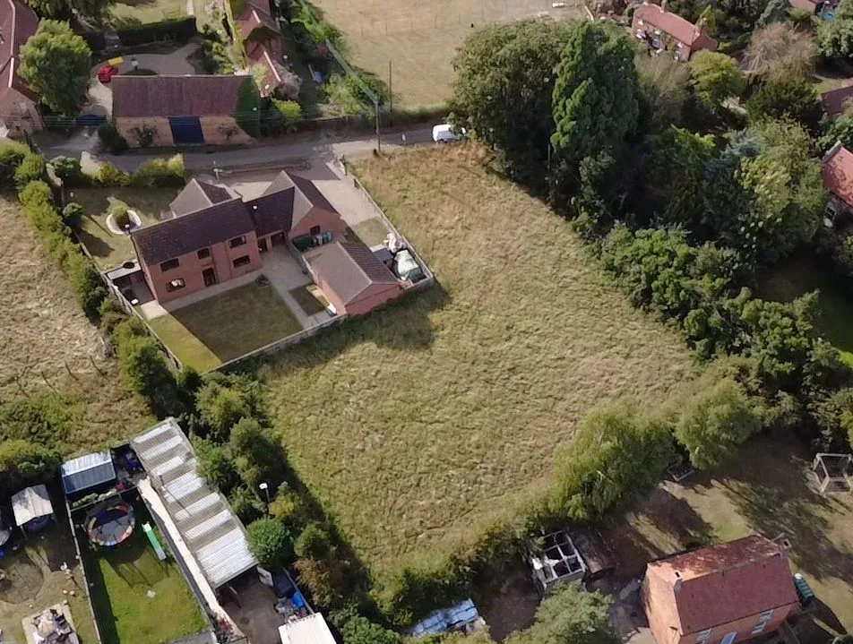 0.55 acre paddock, low road, Besthorpe, Newark, Nottinghamshire, NG23 7HJ