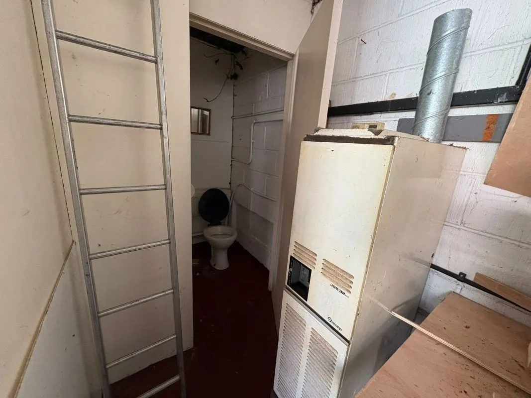 Workshop & Parking Spot at Bexon Court, Carlton, Nottingham, NG4 1SQ