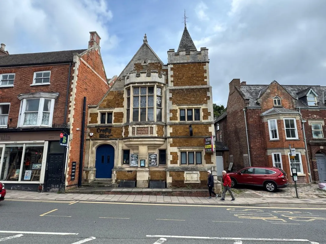 9B Burton Street, Melton Mowbray, Leicestershire, LE13 1AE