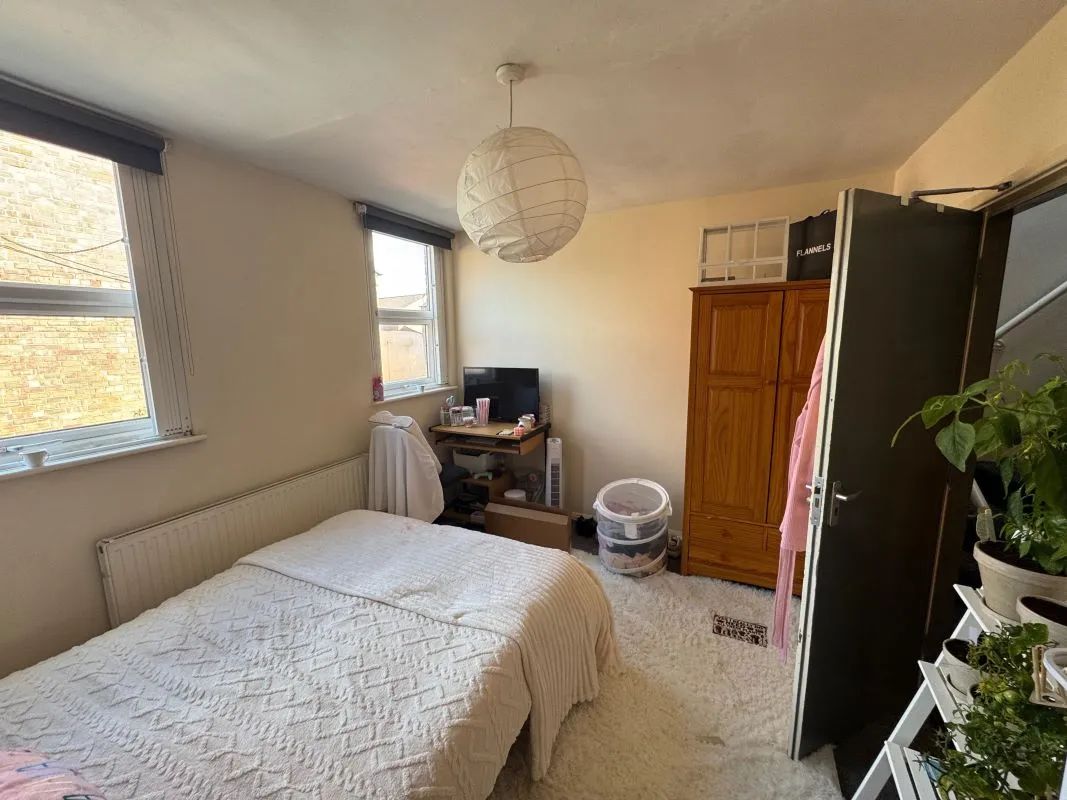 44 St. Pauls Avenue, Nottingham, NG7 5EB
