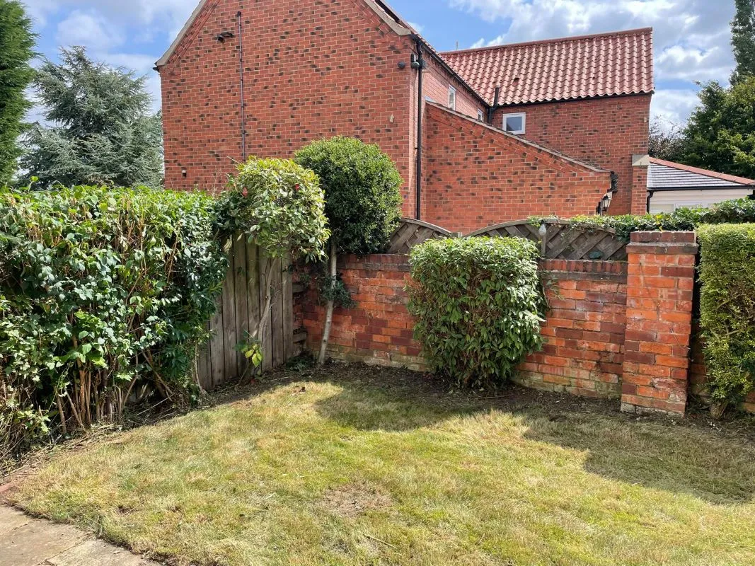 4 Hen & Chicken Yard, Barnby, Newark, Nottinghamshire, NG24 2SP