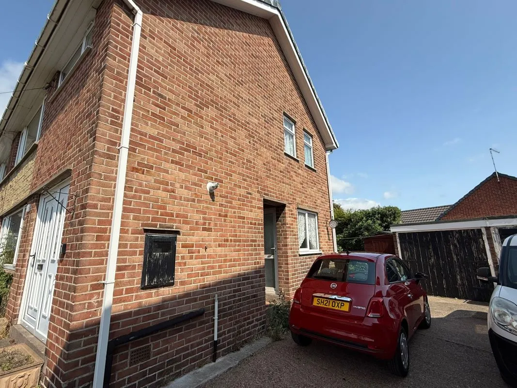 77 Wood Avenue, Creswell, Worksop, Nottinghamshire, S80 4EG