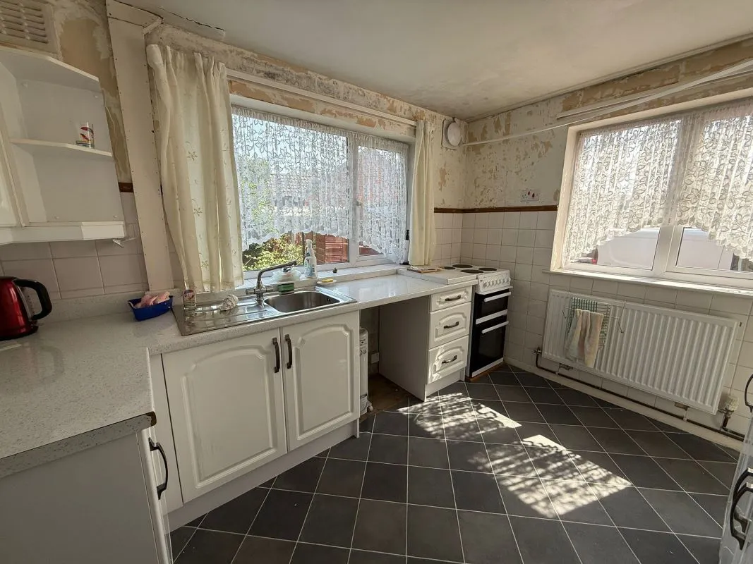 77 Wood Avenue, Creswell, Worksop, Nottinghamshire, S80 4EG