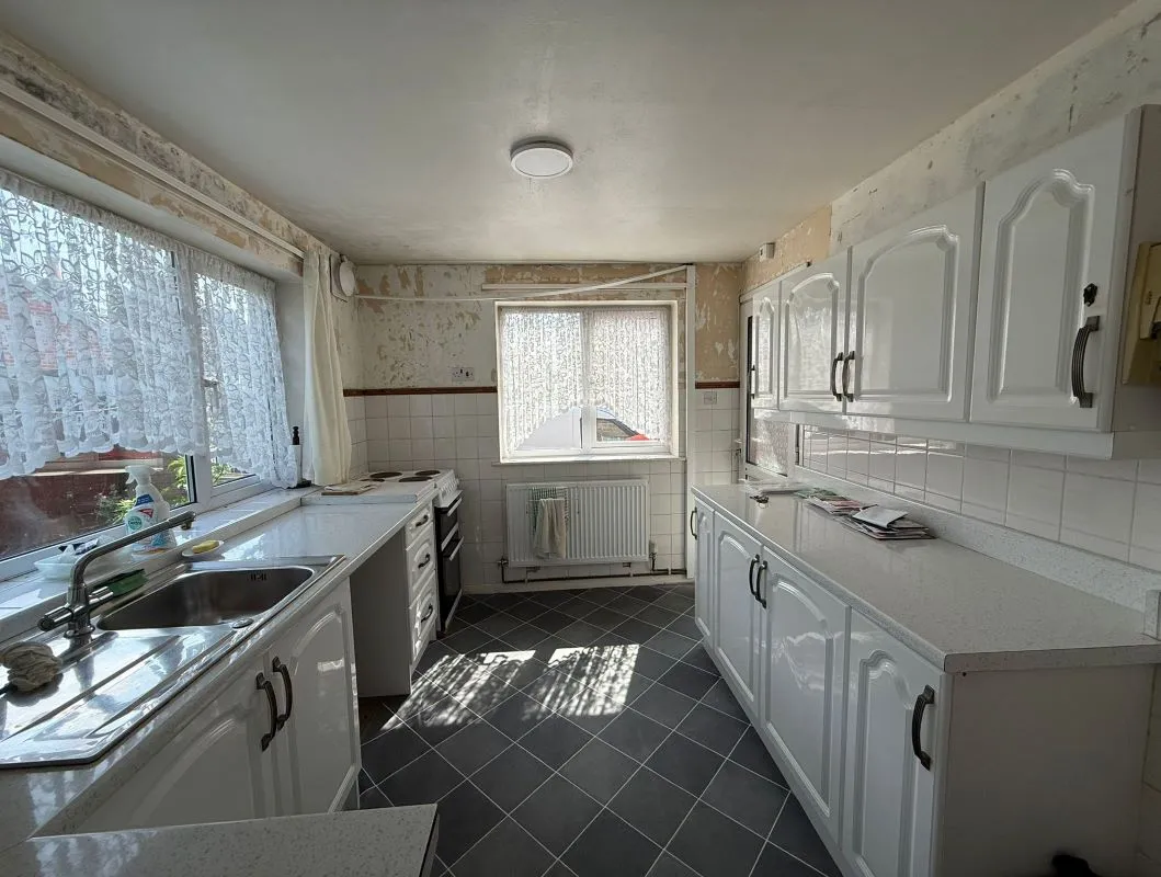 77 Wood Avenue, Creswell, Worksop, Nottinghamshire, S80 4EG