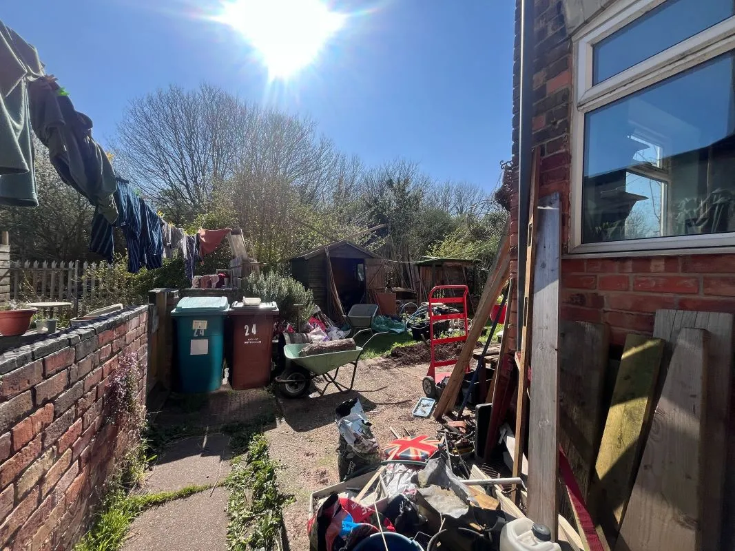 24 Whittier Road, Nottingham, NG2 4AS