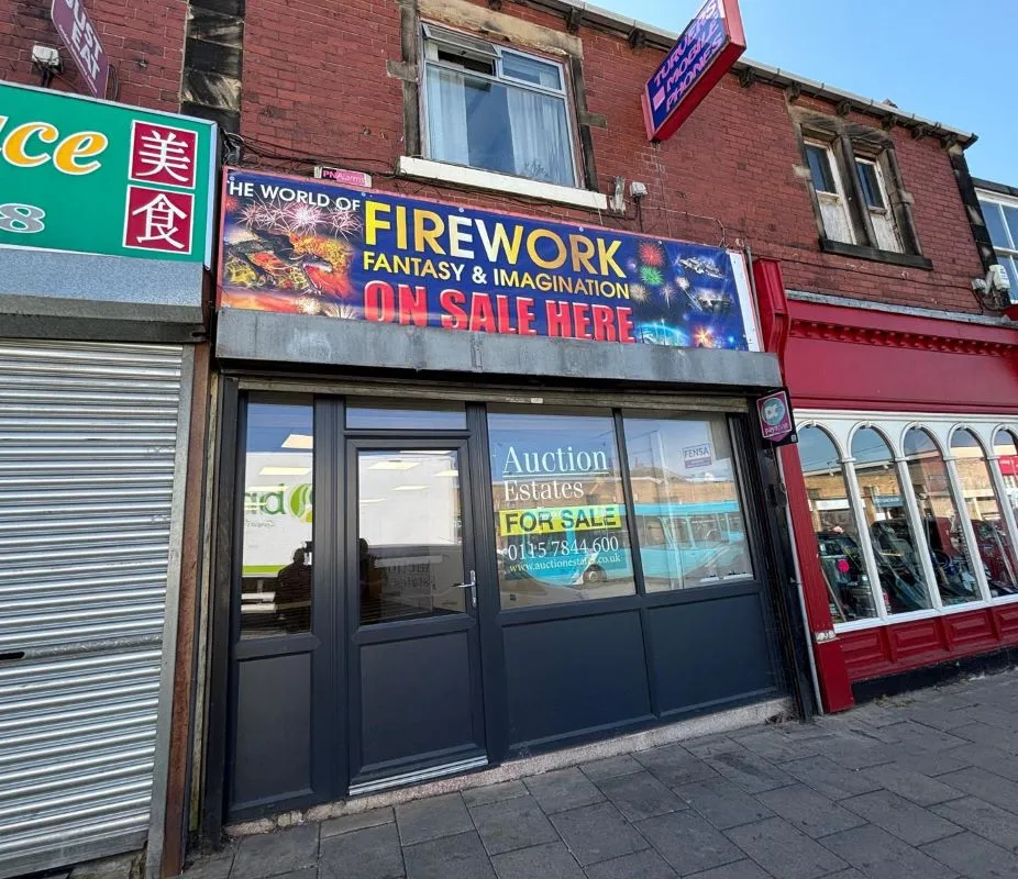 71 Barnsley Road, South Elmsall, Pontefract, West Yorkshire, WF9 2QW