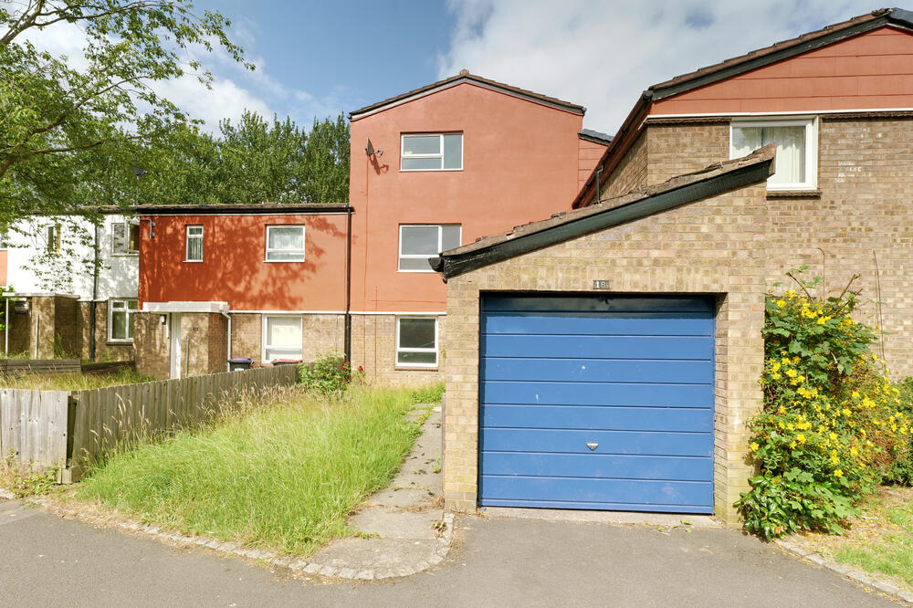 18 Chiltern Gardens, Dawley, Telford - Auction Hammer Midlands