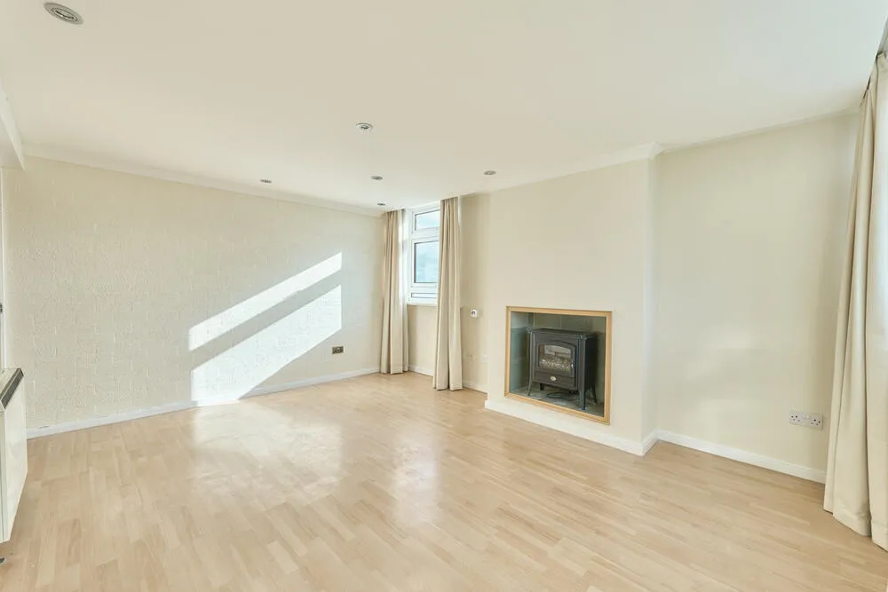 Flat 72, Honeywall House, Stoke-On-Trent - Auction Hammer Midlands