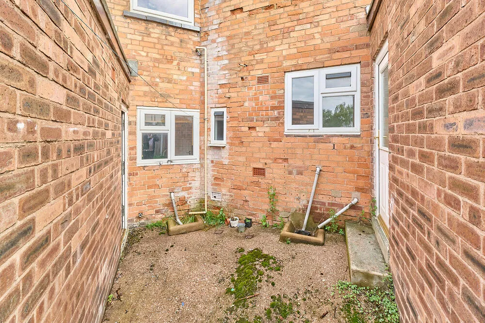 32 Broad Eye, Castle Hill, Stafford - Auction Hammer Midlands