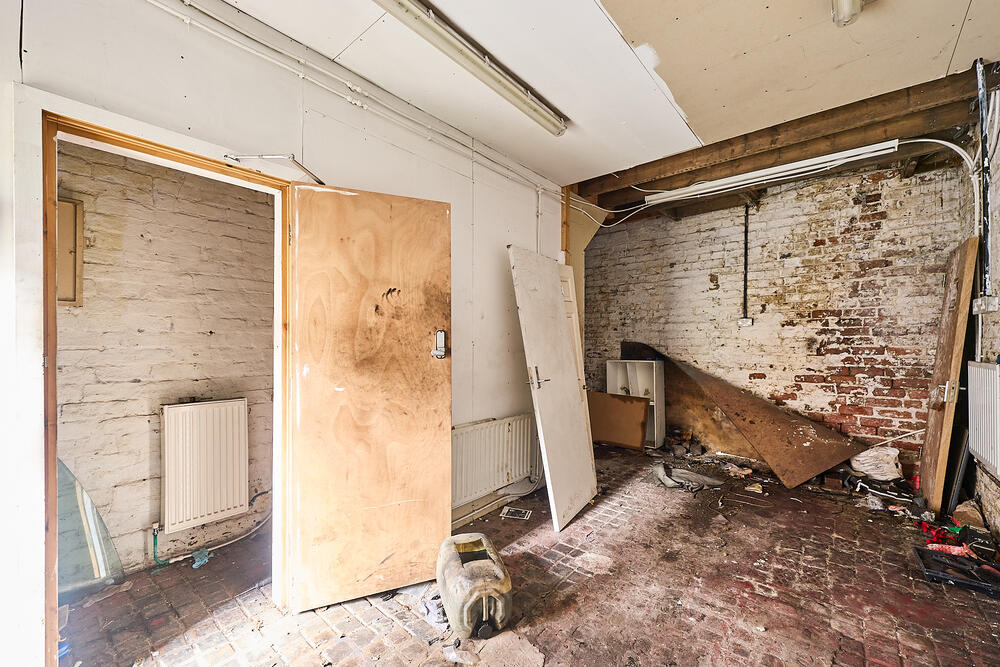 Workshop Between, 2 and 2a Robert Street, Stoke on Trent - Auction Hammer Midlands