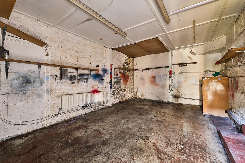 Workshop Between, 2 and 2a Robert Street, Stoke on Trent - Auction Hammer Midlands