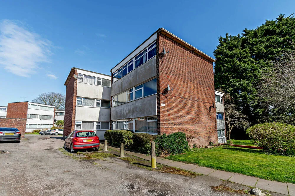 21 Crathie Close, Wyken, Coventry - Auction Hammer Midlands