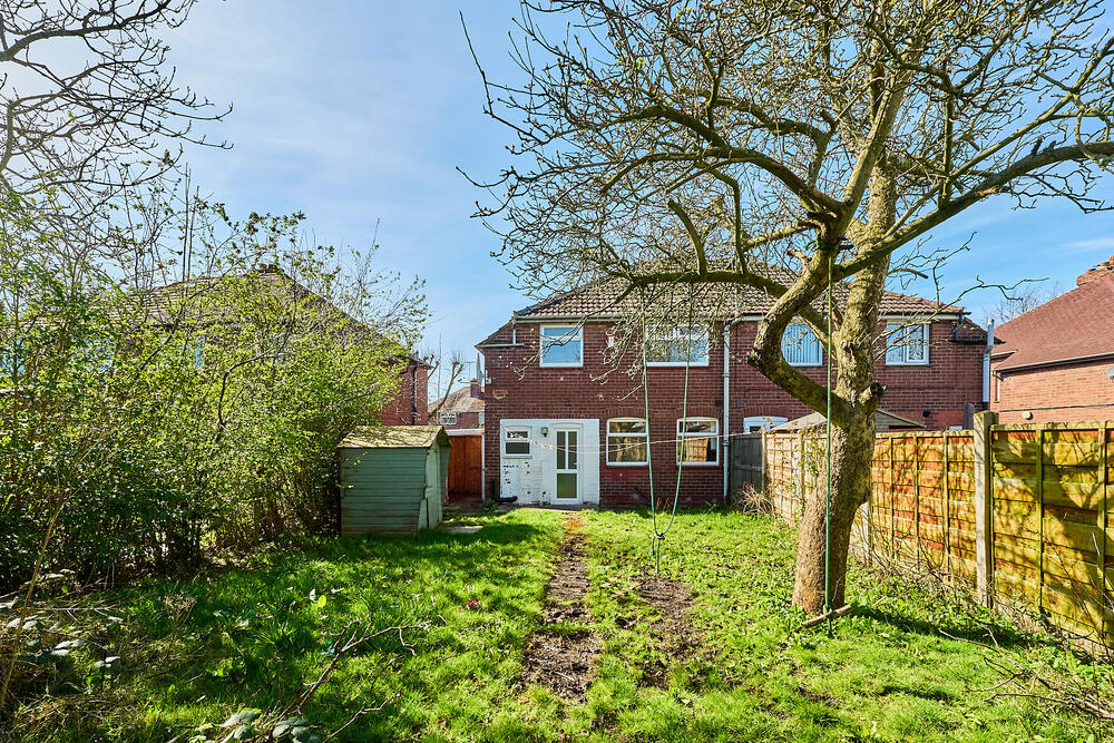 40 Mossford Avenue, Coppenhall, Crewe - Auction Hammer Midlands
