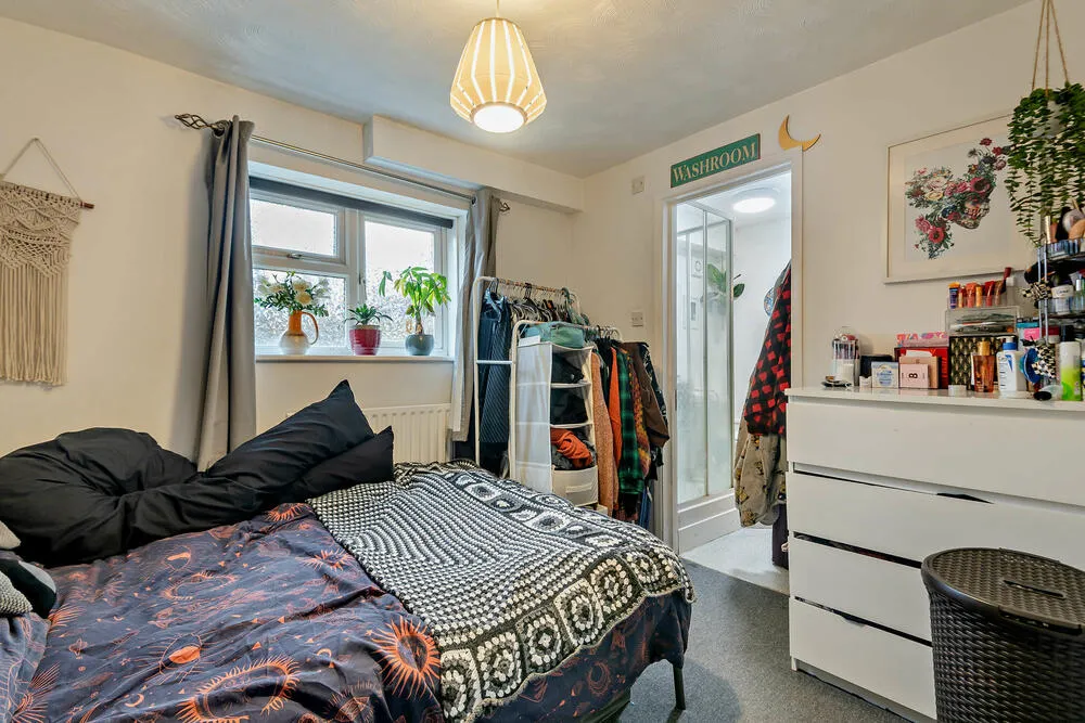 13D Grove Road, Shirley, Southampton - Auction Hammer Midlands