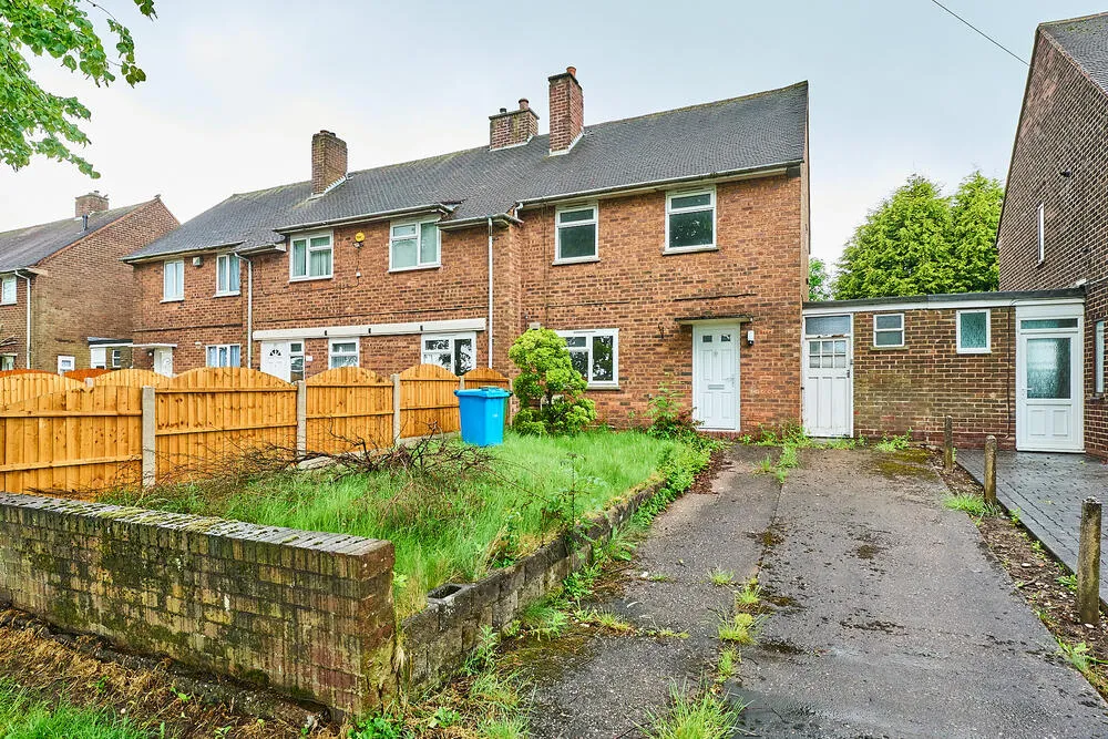 35 Brownshore Lane, Essington, Wolverhampton - Auction Hammer Midlands