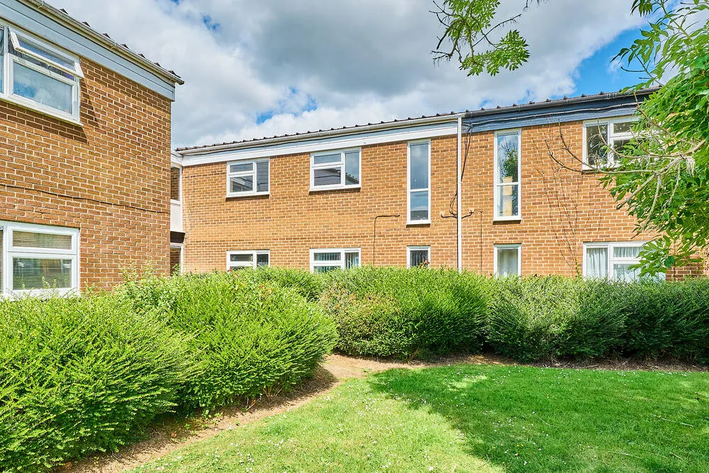 69 Briarwood, Brookside, Telford - Auction Hammer Midlands