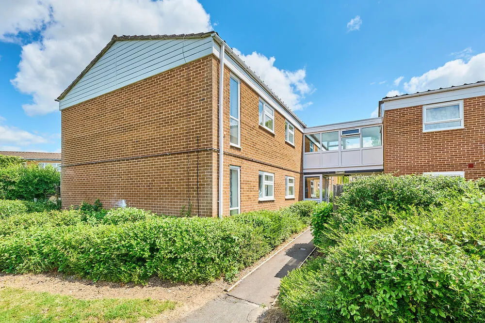 69 Briarwood, Brookside, Telford - Auction Hammer Midlands