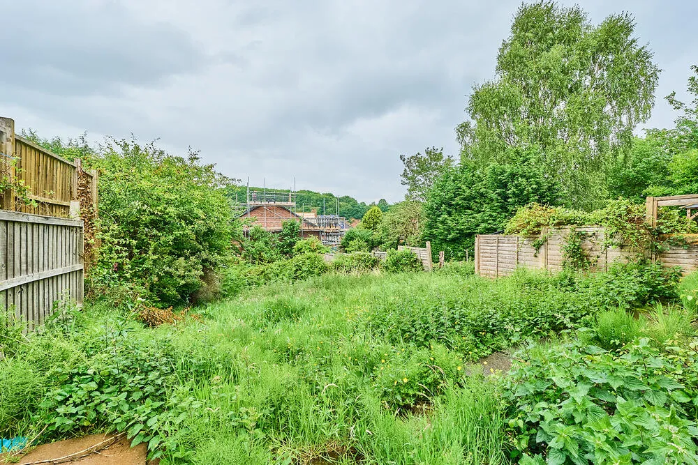 33 Hazel Grove, Wombourne, Wolverhampton - Auction Hammer Midlands