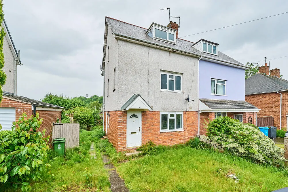 33 Hazel Grove, Wombourne, Wolverhampton - Auction Hammer Midlands