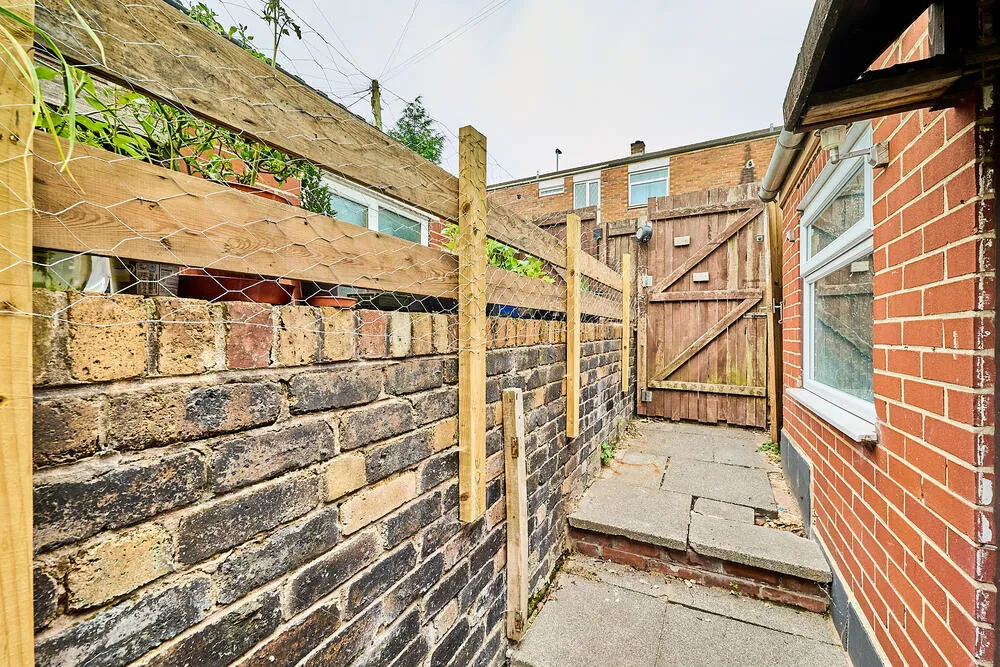 47 Cliff Street, Smallthorne, Stoke-On-Trent - Auction Hammer Midlands