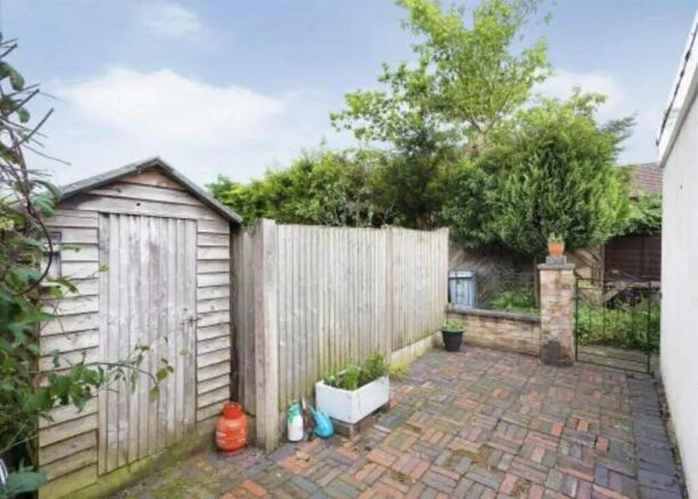3 Railway Cottages, Station Yard, Congleton - Auction Hammer Midlands