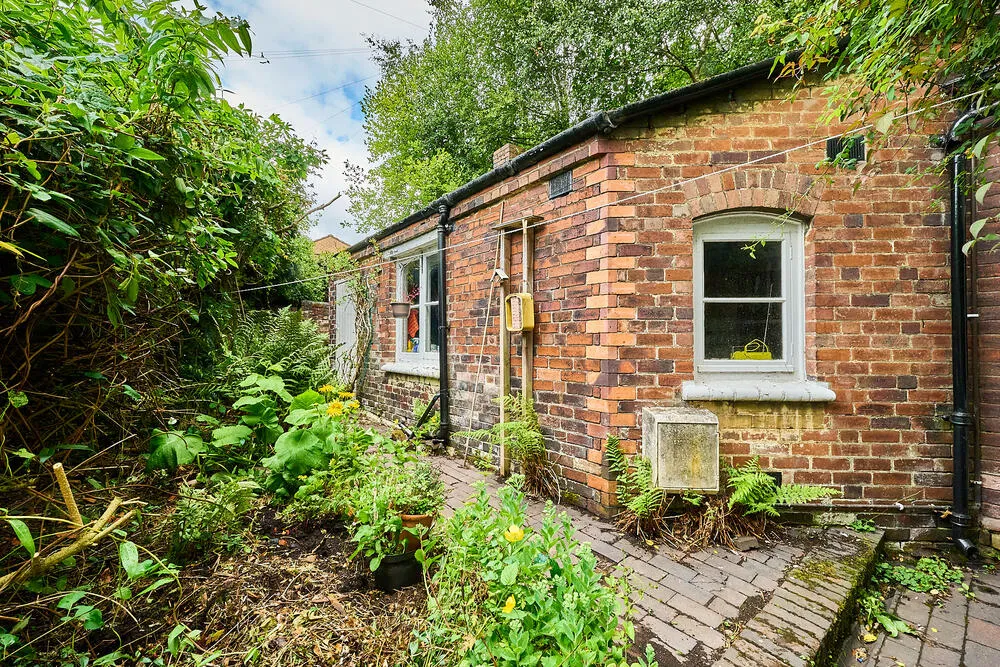 2 The Views, Penkhull New Road, Stoke-On-Trent - Auction Hammer Midlands