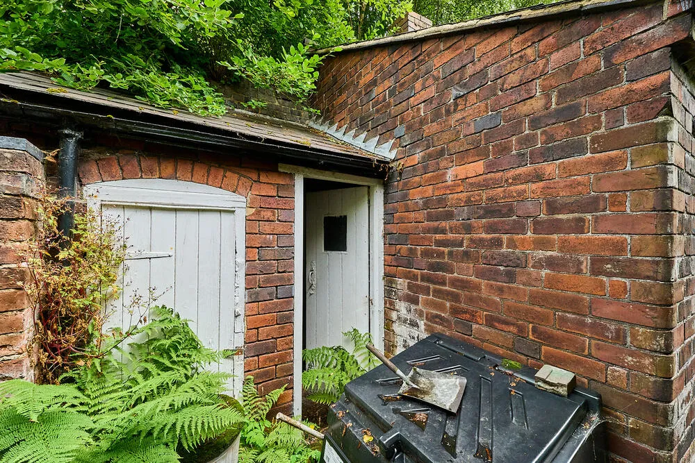 2 The Views, Penkhull New Road, Stoke-On-Trent - Auction Hammer Midlands