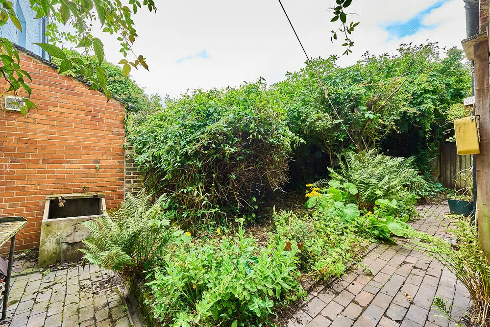 2 The Views, Penkhull New Road, Stoke-On-Trent - Auction Hammer Midlands