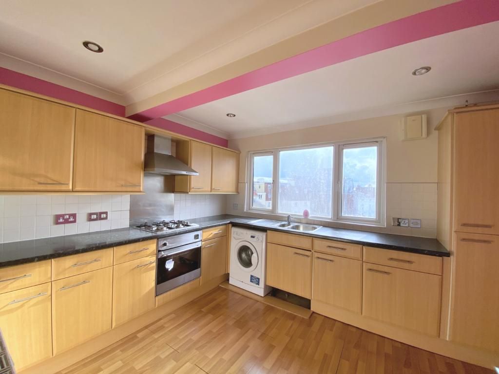 Flat 13, Clarendon Road, Southsea, Hampshire, PO4 0TA - Online Auctions