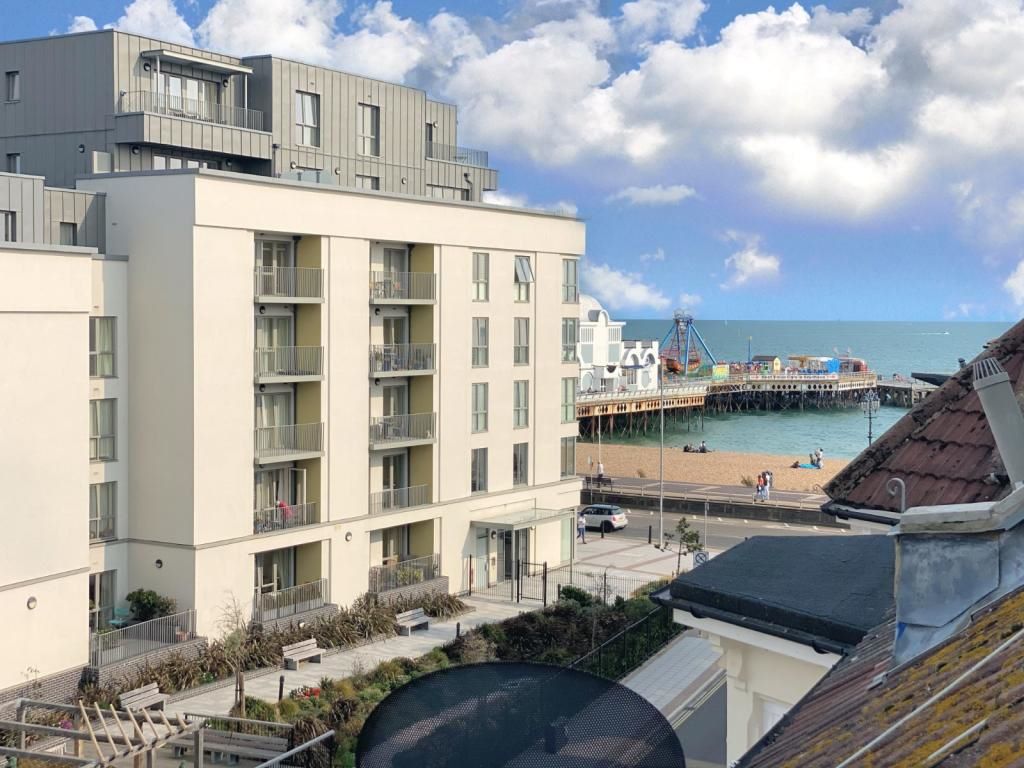 Flat 13, Clarendon Road, Southsea, Hampshire, PO4 0TA - Online Auctions